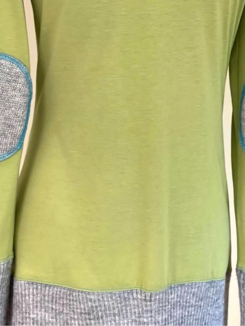 Free People Light lime Green Tunic Sweater dress with Heather Gray Trim - Picture 7 of 7